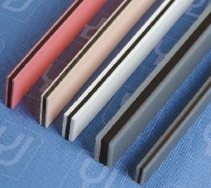 Natančna povezava: Dešifriranje tehnologije prevodnih gumijastih konektorjev v zaslonskih modulih LCM